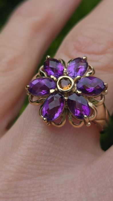 3079 Vintage: 9ct Yellow Gold Amethyst & Citrine Flowerhead Ring — 1.76ct
