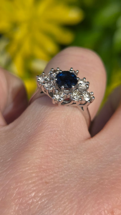 Vintage: 18ct White Gold Sapphire & Diamond Cluster Ring — 0.95ct Sapphire / 0.80ct Diamonds