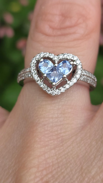 Vintage: 18ct White Gold Ceylon Sapphire & Diamond Heart Cluster Ring — 0.44ct & 0.30ct