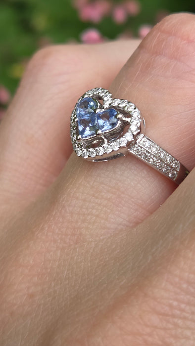 Vintage: 18ct White Gold Ceylon Sapphire & Diamond Heart Cluster Ring — 0.44ct & 0.30ct