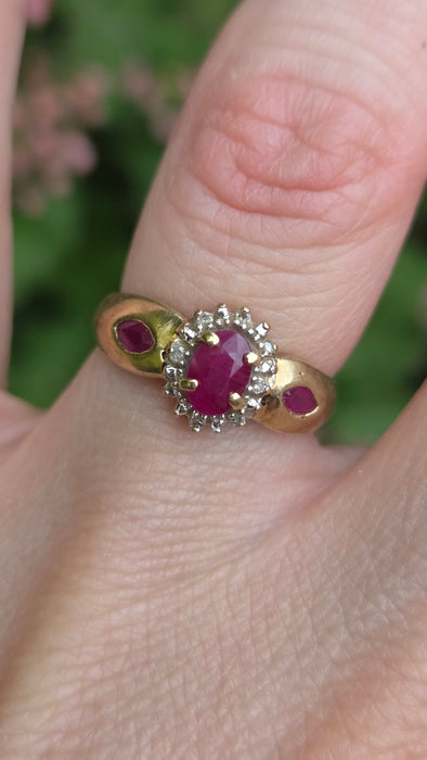 Vintage: 9ct Gold Ruby & Diamond Dress Ring