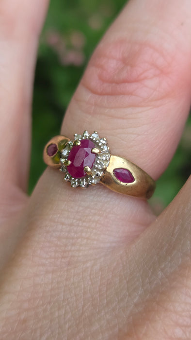 Vintage: 9ct Gold Ruby & Diamond Dress Ring