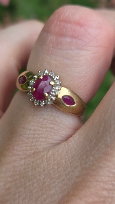 Vintage: 9ct Gold Ruby & Diamond Dress Ring