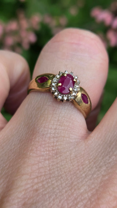 Vintage: 9ct Gold Ruby & Diamond Dress Ring