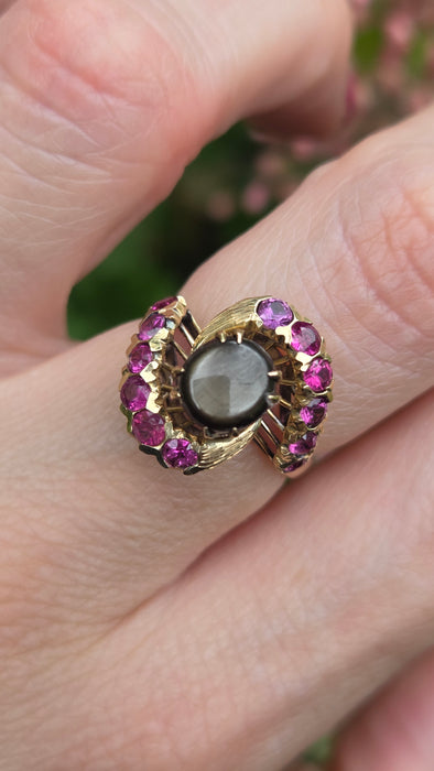 Vintage: 18ct Yellow Gold Blue Sapphire & Red Topaz Swirl Cluster Ring