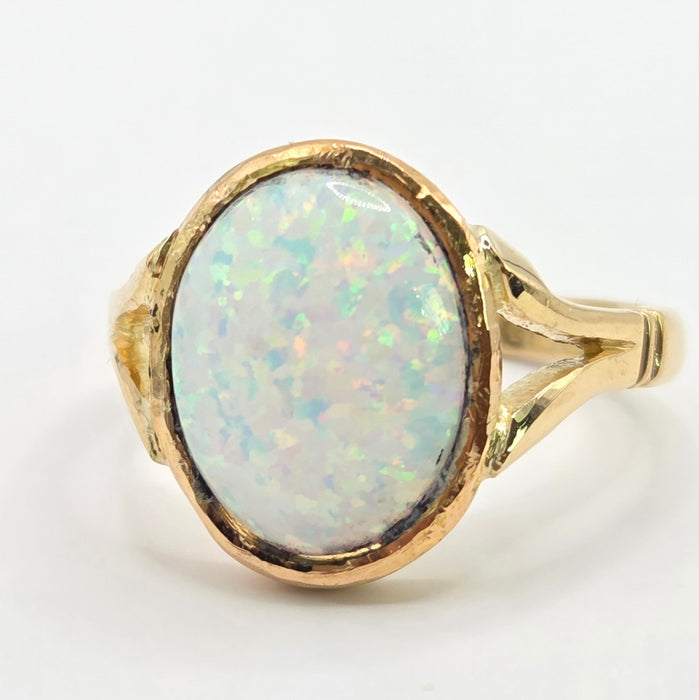 Vintage: 18ct Yellow Gold Opal Solitaire Ring — From 1958