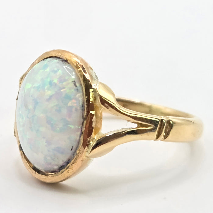 Vintage: 18ct Yellow Gold Opal Solitaire Ring — From 1958