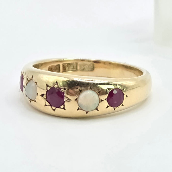 Antique: 9ct Yellow Gold Opal & Garnet Five Stone Gypsy Ring