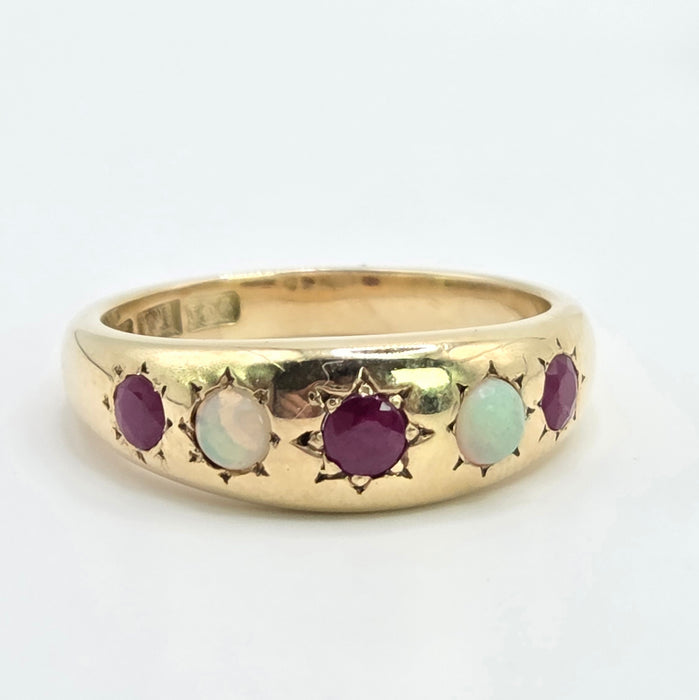 Antique: 9ct Yellow Gold Opal & Garnet Five Stone Gypsy Ring