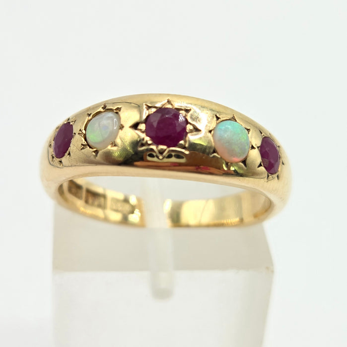 Antique: 9ct Yellow Gold Opal & Garnet Five Stone Gypsy Ring