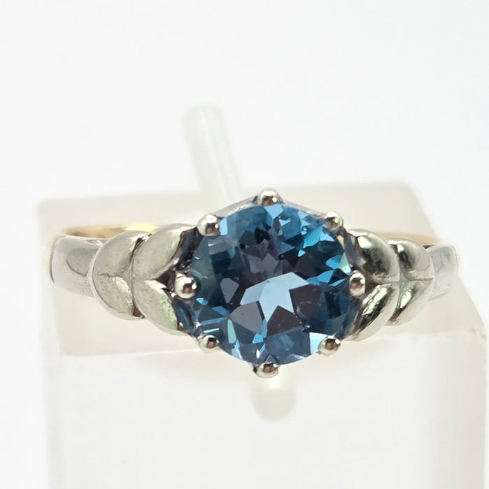 Vintage: 9ct Two-Tone Gold London Blue Topaz Solitaire Ring