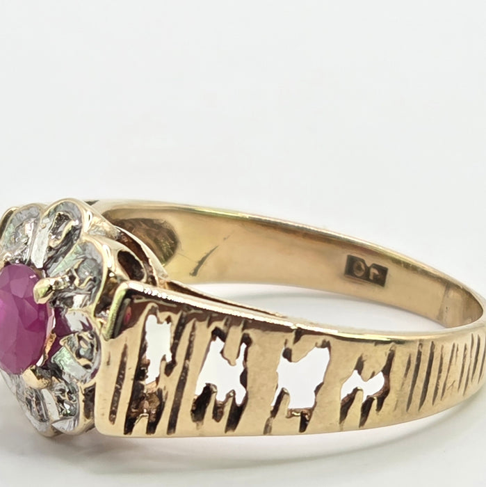 Vintage: 9ct Yellow Gold Ruby & Diamond Art Deco Target-Style Cluster Ring — From 1979