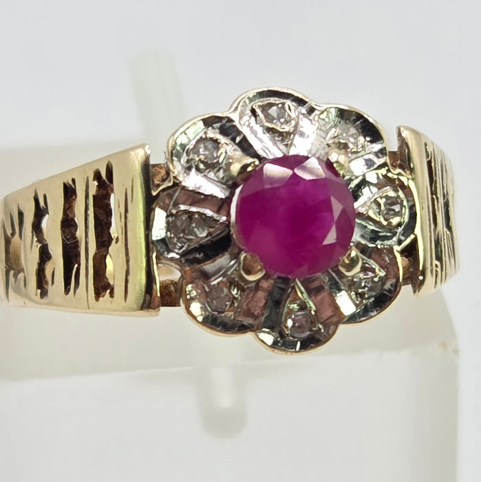 Vintage: 9ct Yellow Gold Ruby & Diamond Art Deco Target-Style Cluster Ring — From 1979
