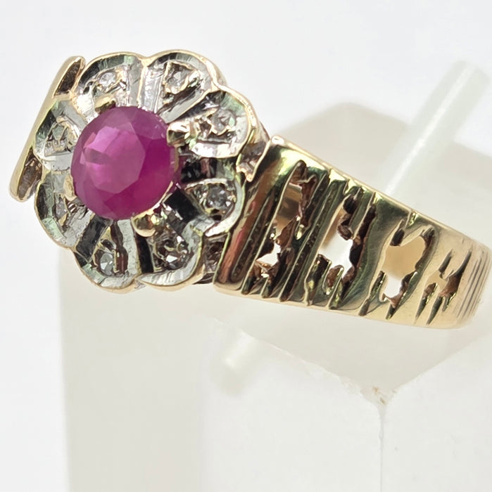 Vintage: 9ct Yellow Gold Ruby & Diamond Art Deco Target-Style Cluster Ring — From 1979