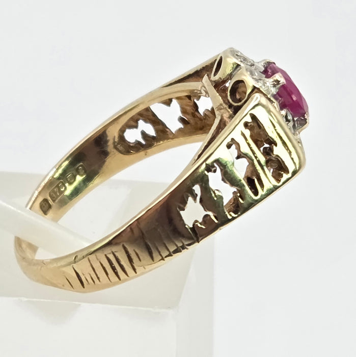 Vintage: 9ct Yellow Gold Ruby & Diamond Art Deco Target-Style Cluster Ring — From 1979
