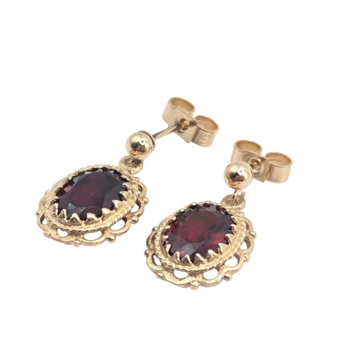 Vintage: 9ct Yellow Gold Garnet Drop Stud Earrings