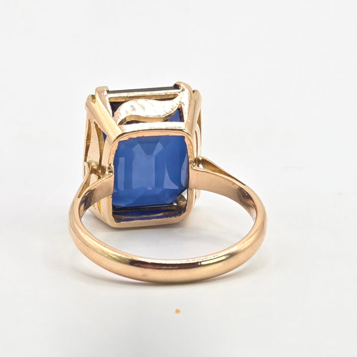 Vintage: 18ct Yellow Gold Sapphire Solitaire Cocktail Ring