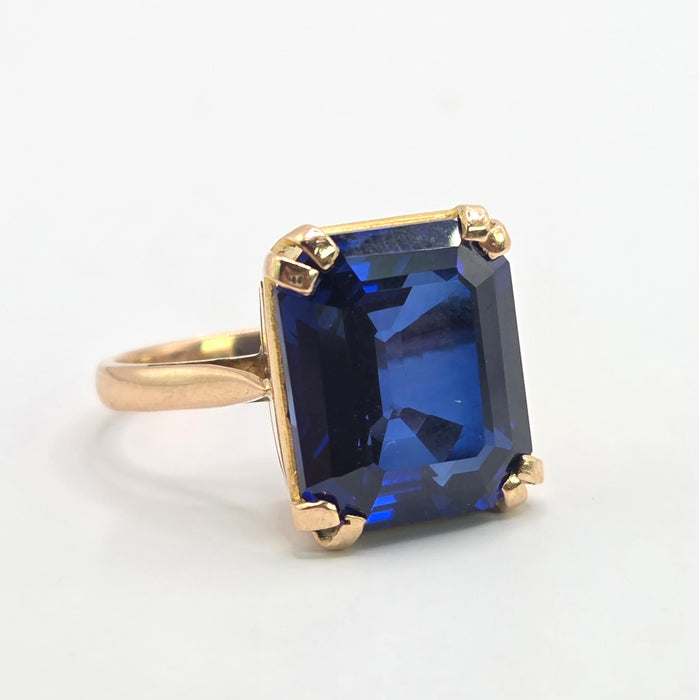 Vintage: 18ct Yellow Gold Sapphire Solitaire Cocktail Ring