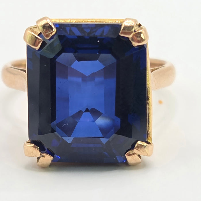 Vintage: 18ct Yellow Gold Sapphire Solitaire Cocktail Ring