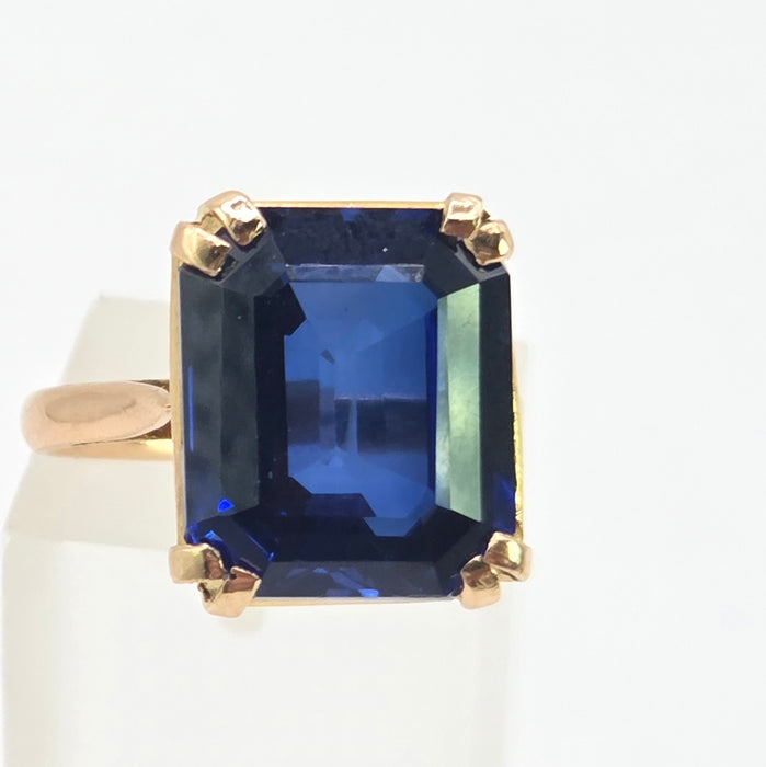 Vintage: 18ct Yellow Gold Sapphire Solitaire Cocktail Ring