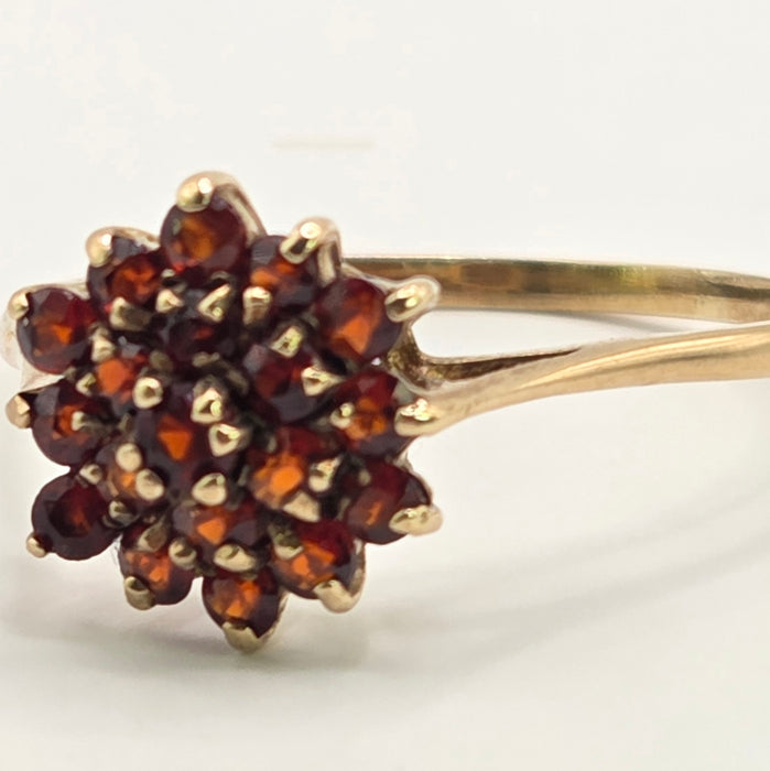 Vintage: 9ct Yellow Gold Garnet Cluster Ring — From 1987