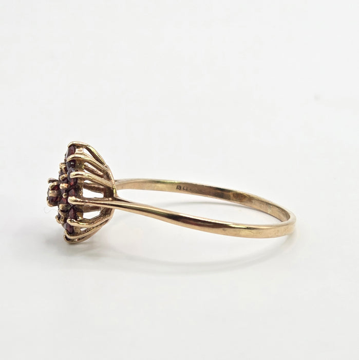 Vintage: 9ct Yellow Gold Garnet Cluster Ring — From 1987
