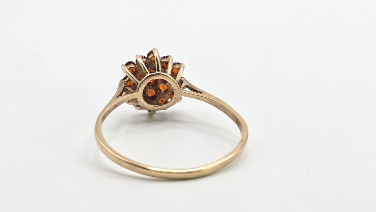 Vintage: 9ct Yellow Gold Garnet Cluster Ring — From 1987
