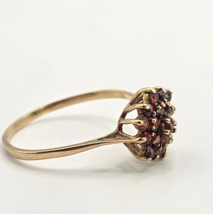 Vintage: 9ct Yellow Gold Garnet Cluster Ring — From 1987