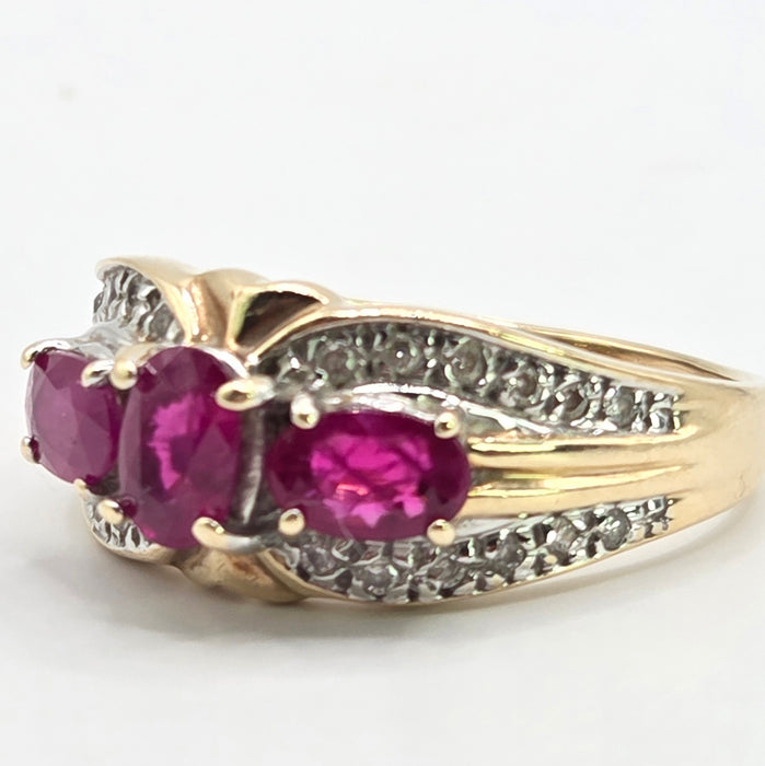Vintage: 9ct Yellow Gold Ruby & Diamond Cocktail Ring — 0.20ct