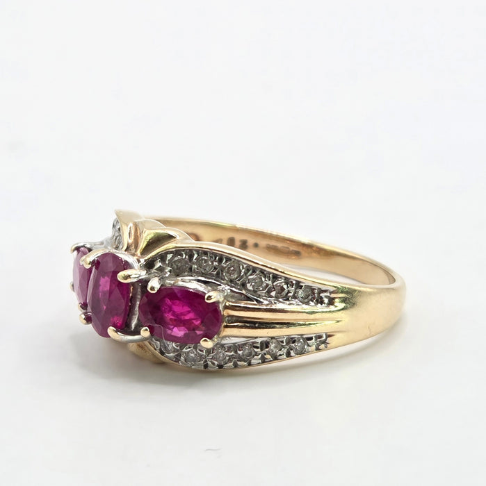 Vintage: 9ct Yellow Gold Ruby & Diamond Cocktail Ring — 0.20ct