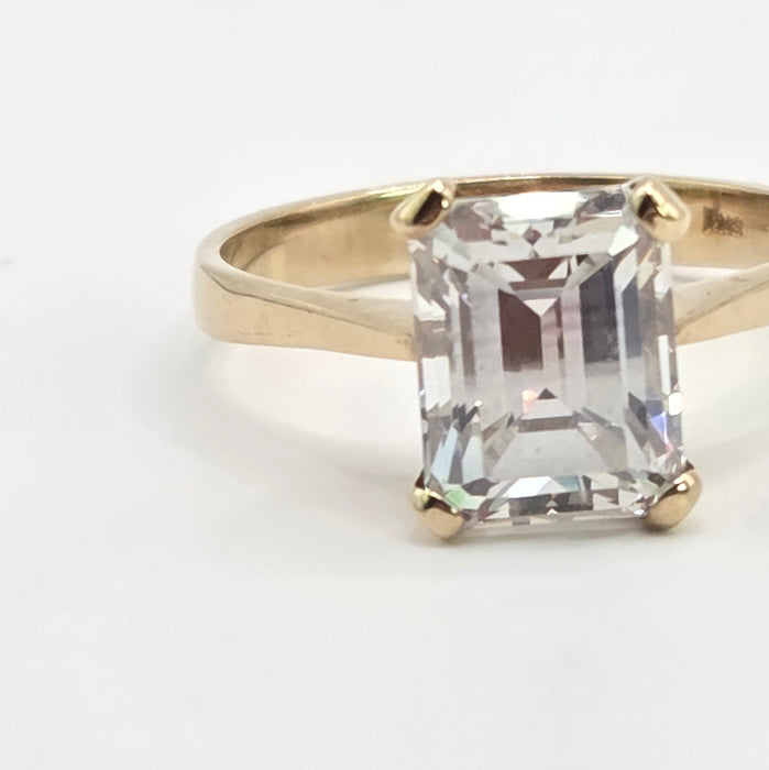 Vintage: 9ct Yellow Gold Goshenite Solitaire Ring — From 1986