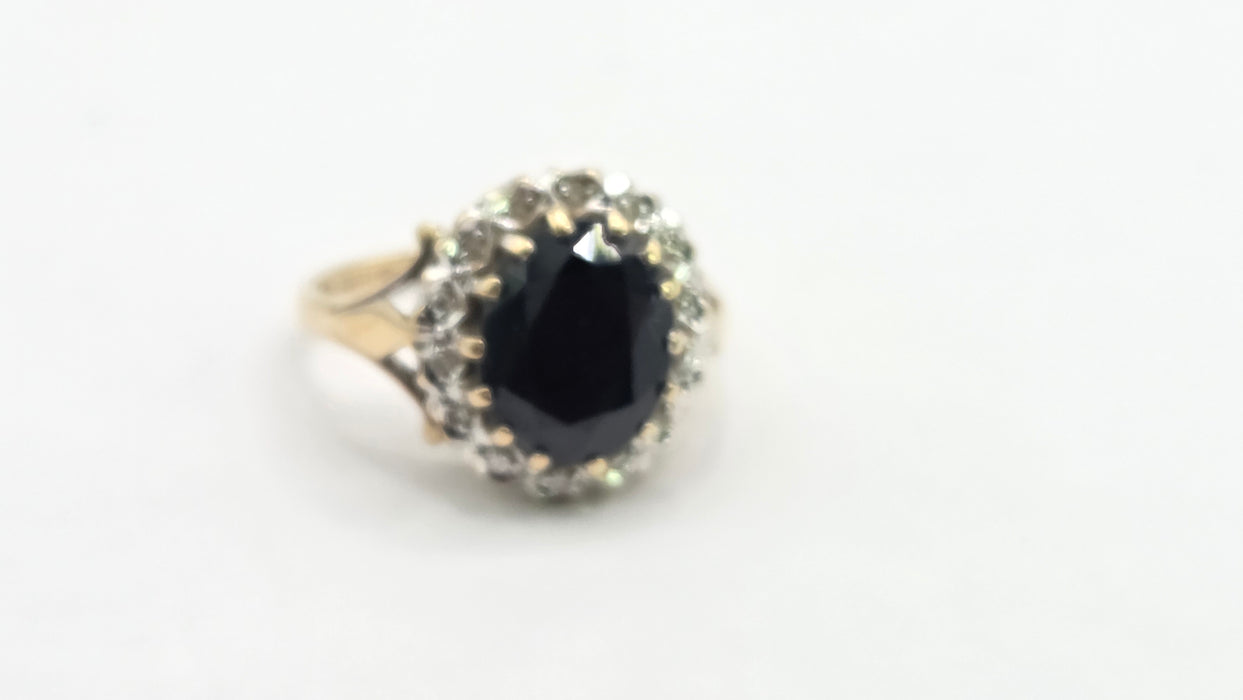 Vintage: 9ct Yellow Gold Sapphire & Diamond Oval Cluster Ring