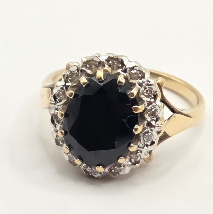 Vintage: 9ct Yellow Gold Sapphire & Diamond Oval Cluster Ring