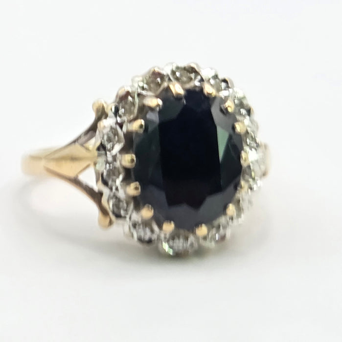 Vintage: 9ct Yellow Gold Sapphire & Diamond Oval Cluster Ring