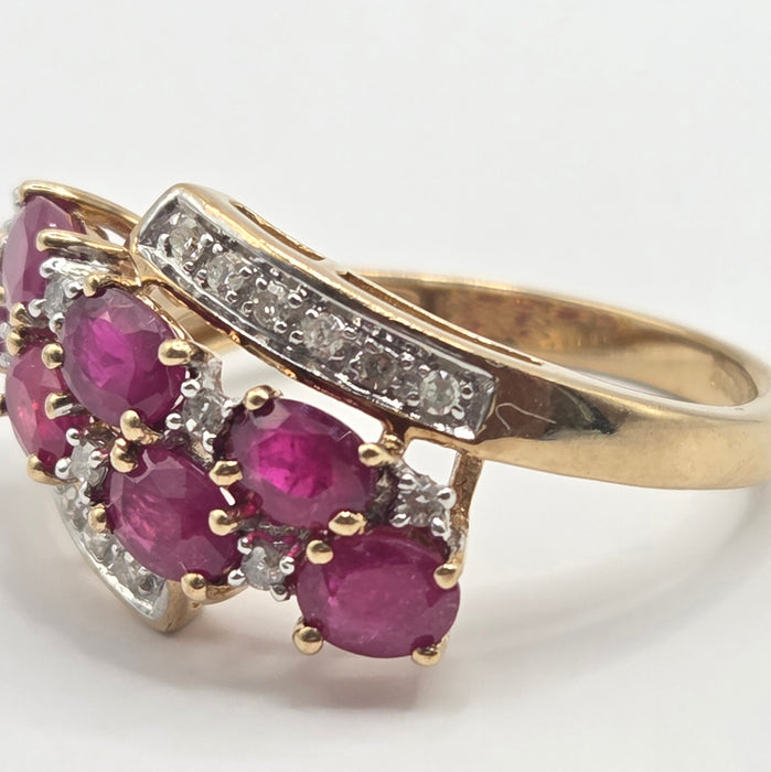 Vintage: 9ct Yellow Gold Ruby & Diamond Crossover Ring