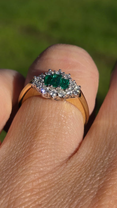 Vintage: 18ct Yellow Gold Emerald & Diamond Cluster Ring — 0.34ct Diamonds