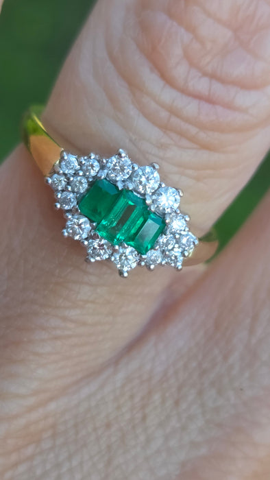 Vintage: 18ct Yellow Gold Emerald & Diamond Cluster Ring — 0.34ct Diamonds