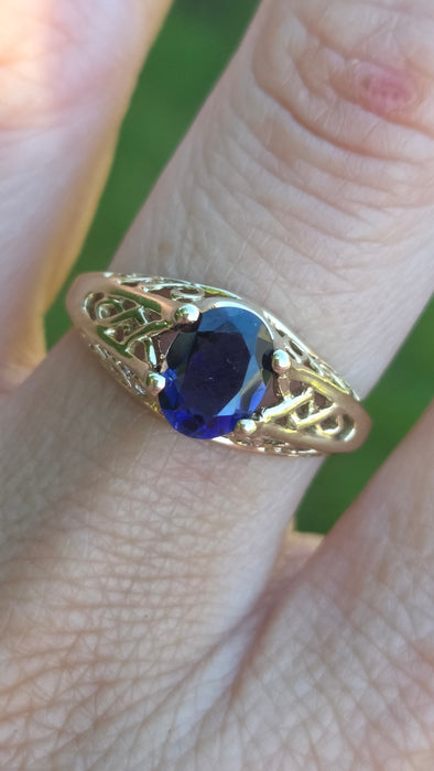 3069 Vintage: 9ct Yellow Gold Iolite Solitaire Ring — From 1998