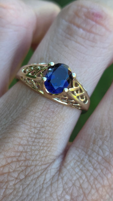 3069 Vintage: 9ct Yellow Gold Iolite Solitaire Ring — From 1998