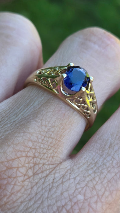 3069 Vintage: 9ct Yellow Gold Iolite Solitaire Ring — From 1998