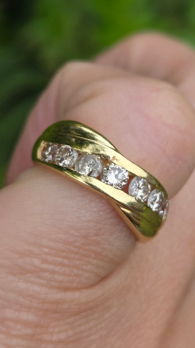 Modern: 18ct Yellow Gold Seven Stone Diamond Crossover Ring — 1.00ct