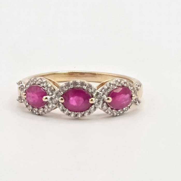 Vintage: 9ct Yellow Gold Ruby & Diamond Triple Halo Cluster Ring