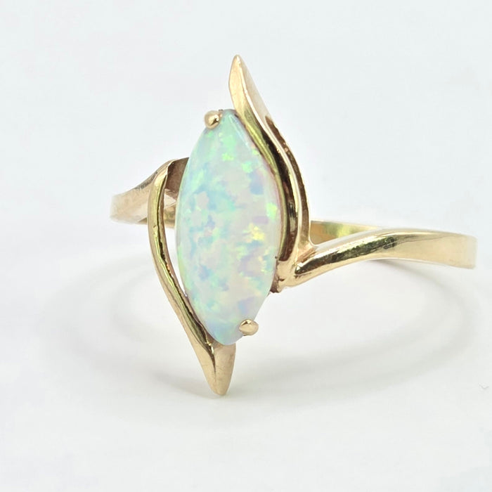 Vintage: 9ct Yellow Gold Marquise Opal Solitaire Ring