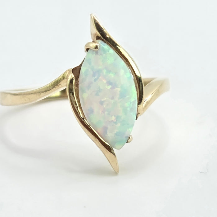Vintage: 9ct Yellow Gold Marquise Opal Solitaire Ring
