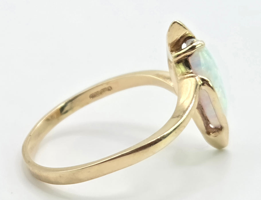 Vintage: 9ct Yellow Gold Marquise Opal Solitaire Ring
