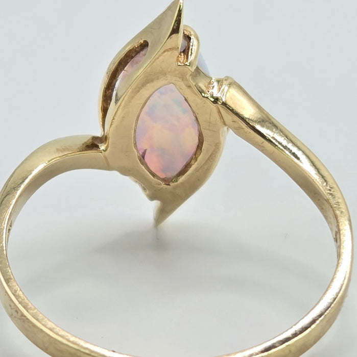 Vintage: 9ct Yellow Gold Marquise Opal Solitaire Ring