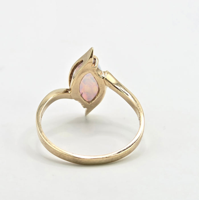 Vintage: 9ct Yellow Gold Marquise Opal Solitaire Ring