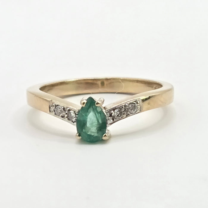 Vintage: 9ct Yellow Gold Pear Emerald & Diamond Shoulder Ring
