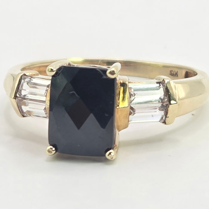 Vintage: 9ct Yellow Gold Almandine Garnet & White Topaz Ring