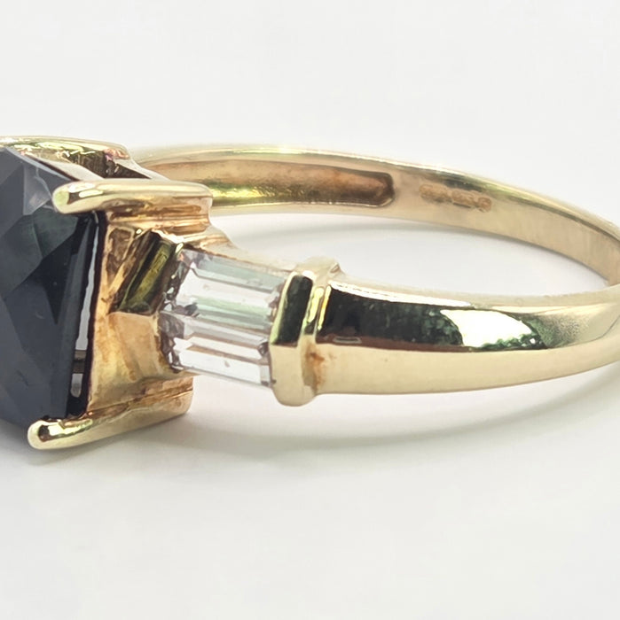 Vintage: 9ct Yellow Gold Almandine Garnet & White Topaz Ring